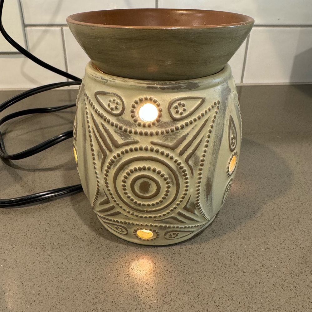 Excellent condition Scentsy burner